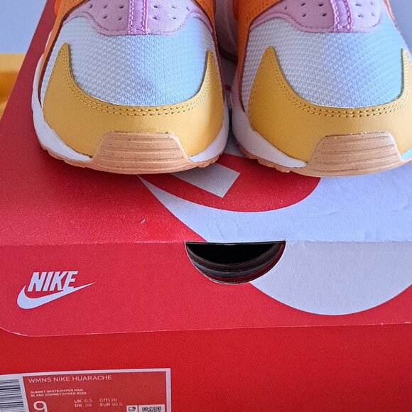 NEW IN BOX SZ 9: Women's Nike Air Huarache Summit Wht/Hyper Pink-Solar Flare - Picture 4 of 5